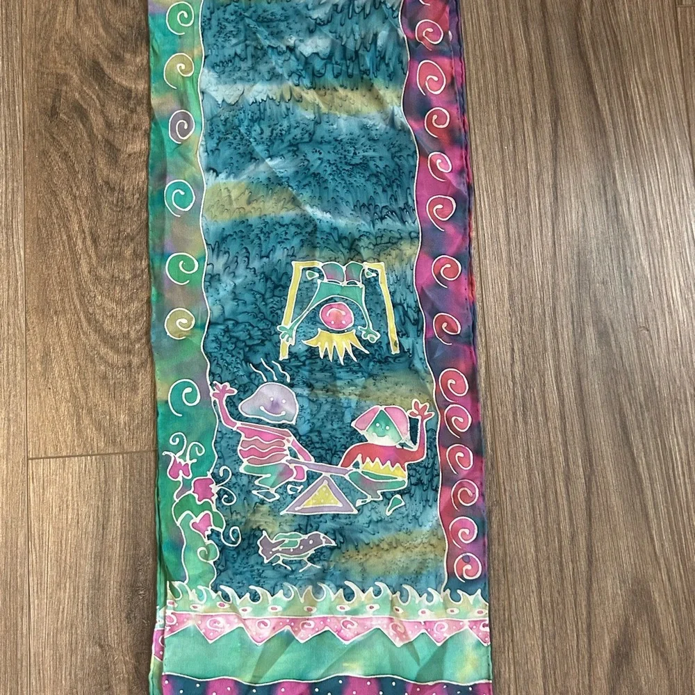 MSPCC Elegant multicoloured Silk The dye Scarf 10”x 25”. - Picture 4 of 6